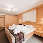 Wellness Panorama Alpin - Im Pitztal מלון דירות יארצנס