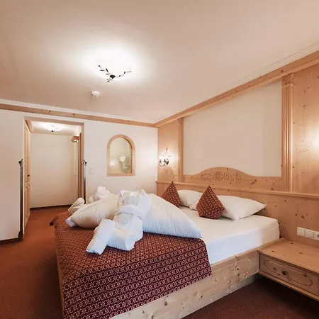 Wellness Panorama Alpin - Im Pitztal アパートホテル 4*