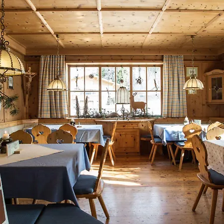 アパートホテル Wellness Panorama Alpin - Im Pitztal