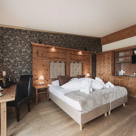Wellness Panorama Alpin - Im Pitztal アパートホテル 4*