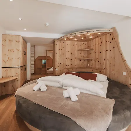 Wellness Panorama Alpin - Im Pitztal アパートホテル 4*
